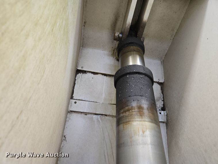 image for item EC4007 2009 American Road Machinery ALC25 leaf vacuum