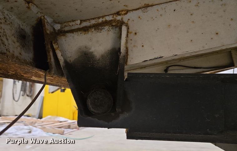 image for item EC4007 2009 American Road Machinery ALC25 leaf vacuum