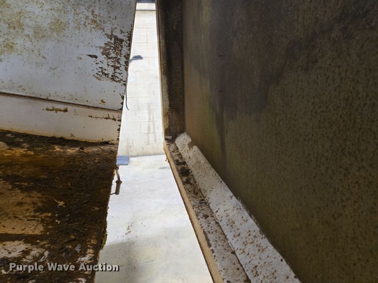 image for item EC4007 2009 American Road Machinery ALC25 leaf vacuum