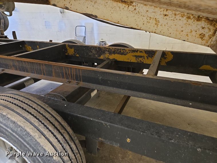 image for item EC4007 2009 American Road Machinery ALC25 leaf vacuum