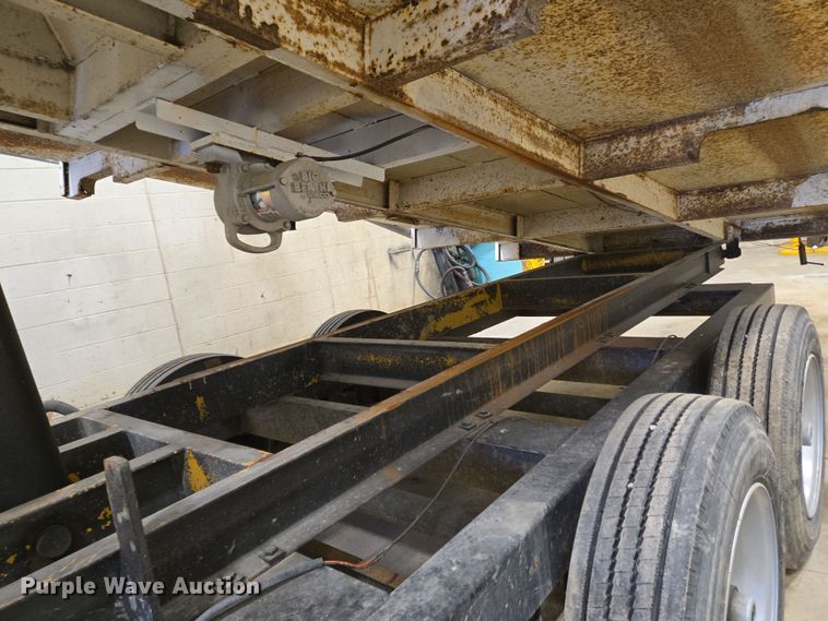 image for item EC4007 2009 American Road Machinery ALC25 leaf vacuum