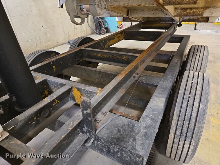 image for item EC4007 2009 American Road Machinery ALC25 leaf vacuum