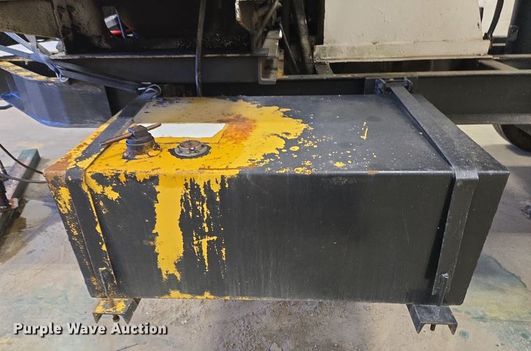 image for item EC4007 2009 American Road Machinery ALC25 leaf vacuum