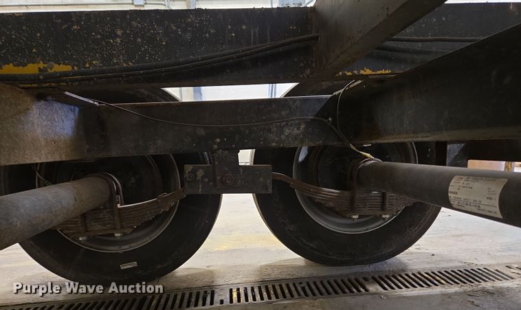 image for item EC4007 2009 American Road Machinery ALC25 leaf vacuum