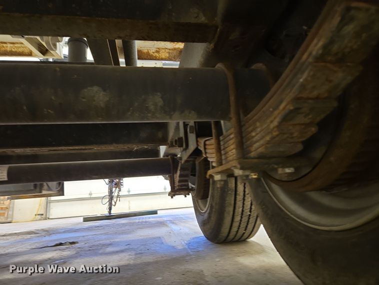 image for item EC4007 2009 American Road Machinery ALC25 leaf vacuum