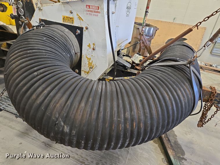 image for item EC4007 2009 American Road Machinery ALC25 leaf vacuum