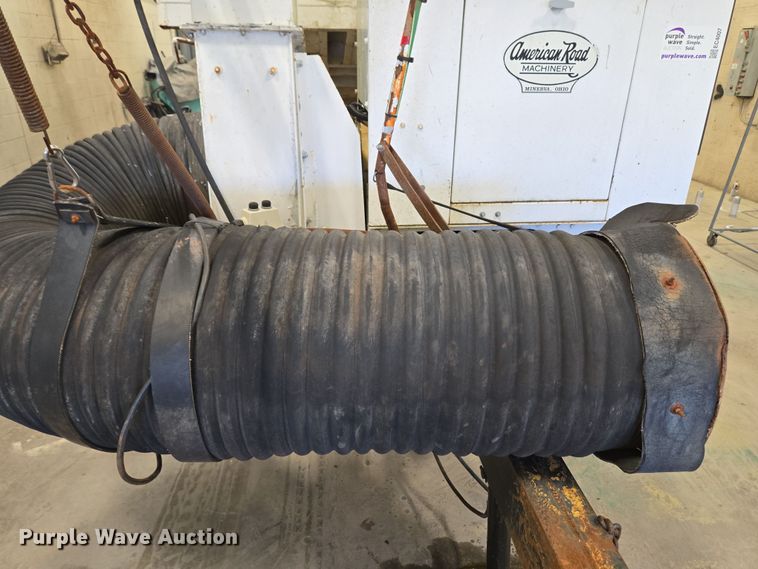 image for item EC4007 2009 American Road Machinery ALC25 leaf vacuum