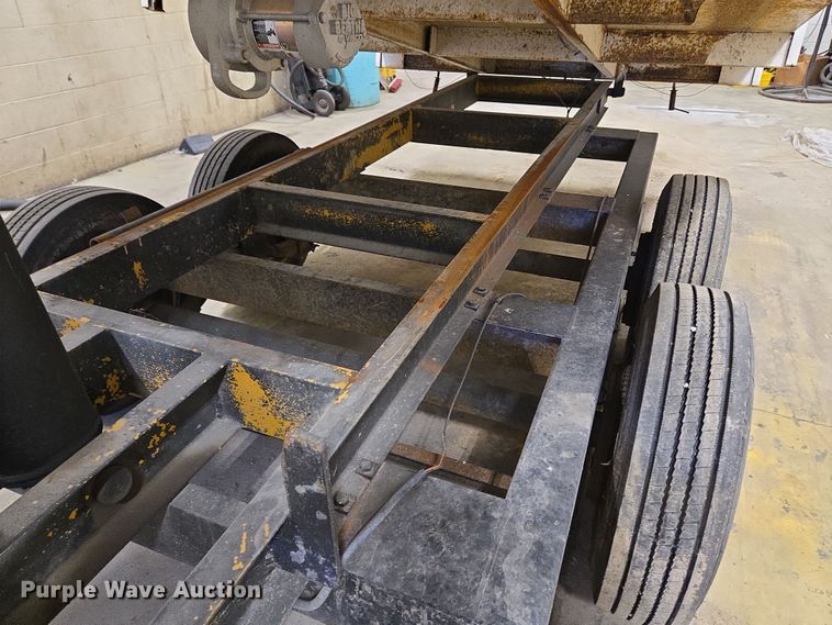 image for item EC4007 2009 American Road Machinery ALC25 leaf vacuum