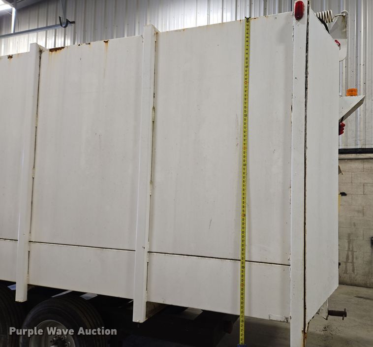 image for item EC4007 2009 American Road Machinery ALC25 leaf vacuum