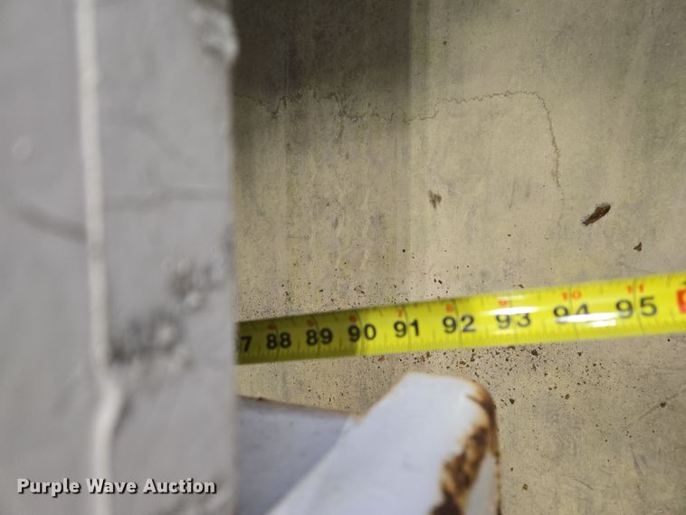 image for item EC4007 2009 American Road Machinery ALC25 leaf vacuum