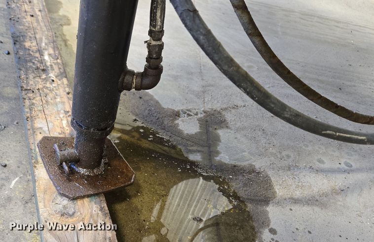 image for item EC4007 2009 American Road Machinery ALC25 leaf vacuum