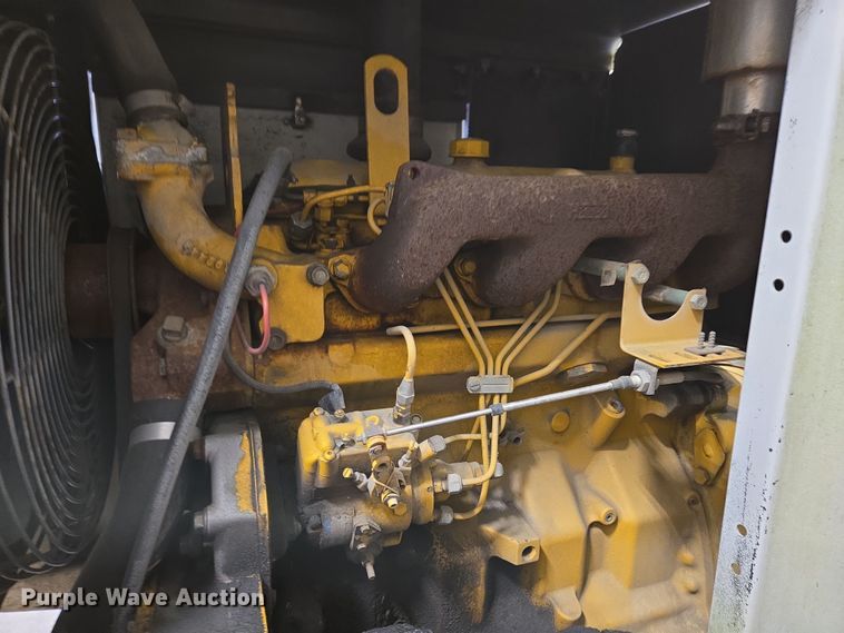 image for item EC4007 2009 American Road Machinery ALC25 leaf vacuum