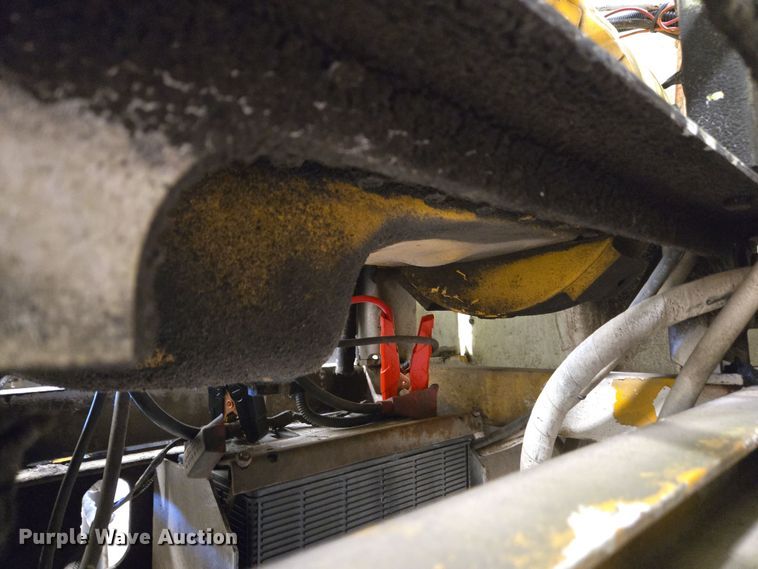 image for item EC4007 2009 American Road Machinery ALC25 leaf vacuum