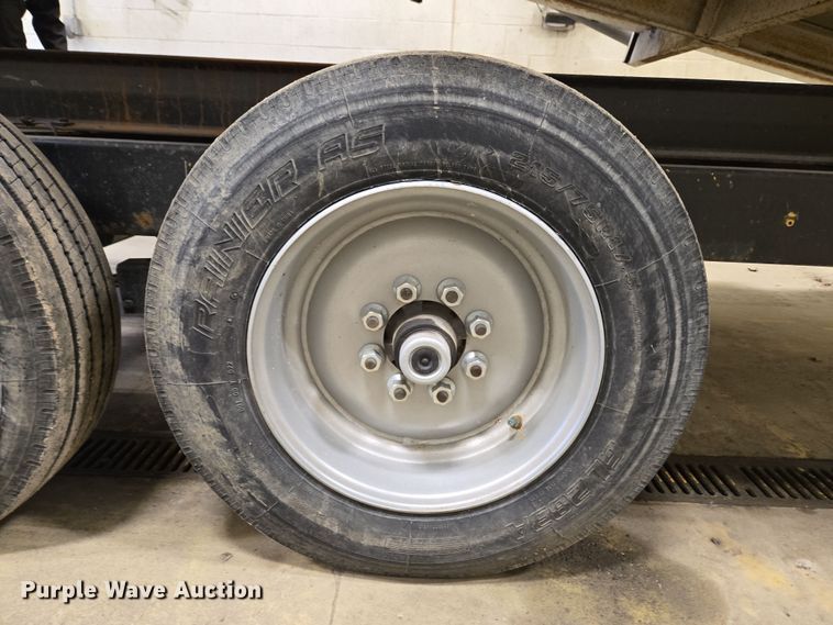 image for item EC4007 2009 American Road Machinery ALC25 leaf vacuum