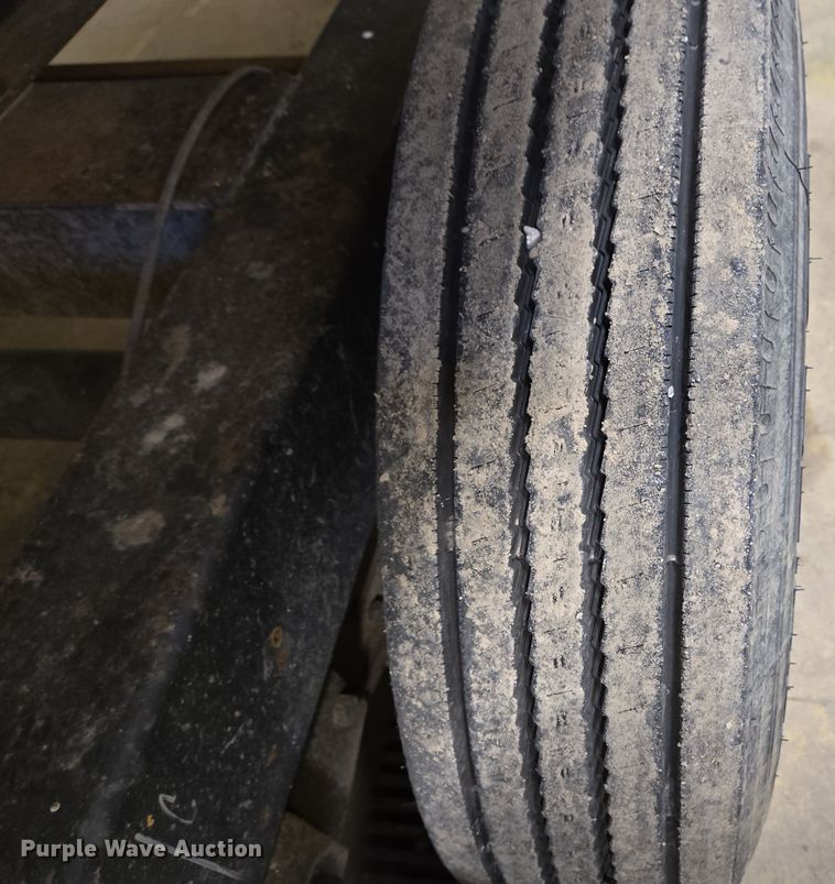 image for item EC4007 2009 American Road Machinery ALC25 leaf vacuum