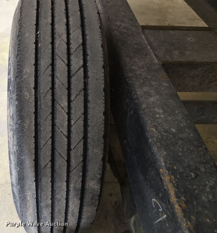 image for item EC4007 2009 American Road Machinery ALC25 leaf vacuum