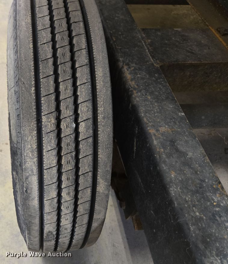 image for item EC4007 2009 American Road Machinery ALC25 leaf vacuum