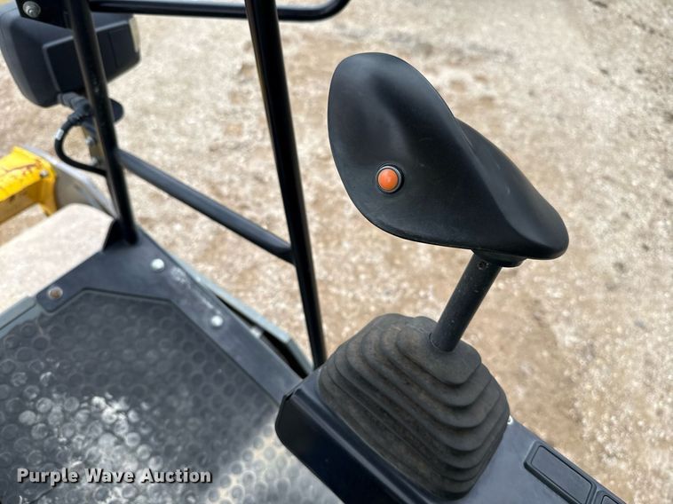 image for item ED5487 2019 Wacker Neuson RC50 single drum vibratory roller