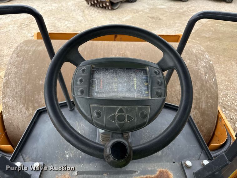 image for item ED5488 2020 Case SV211E single drum vibratory roller