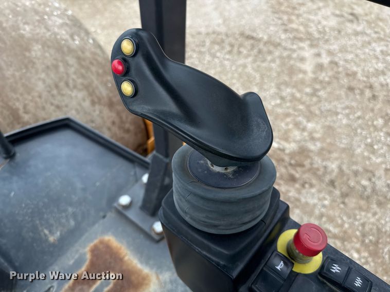 image for item ED5488 2020 Case SV211E single drum vibratory roller