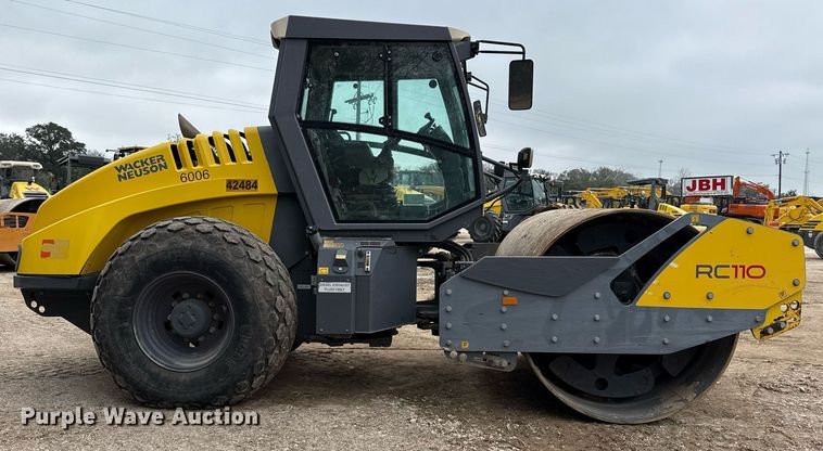 image for item ED5490 2019 Wacker Neuson RC110 single drum vibratory roller