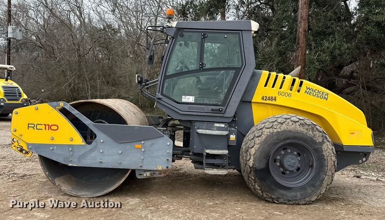 image for item ED5490 2019 Wacker Neuson RC110 single drum vibratory roller