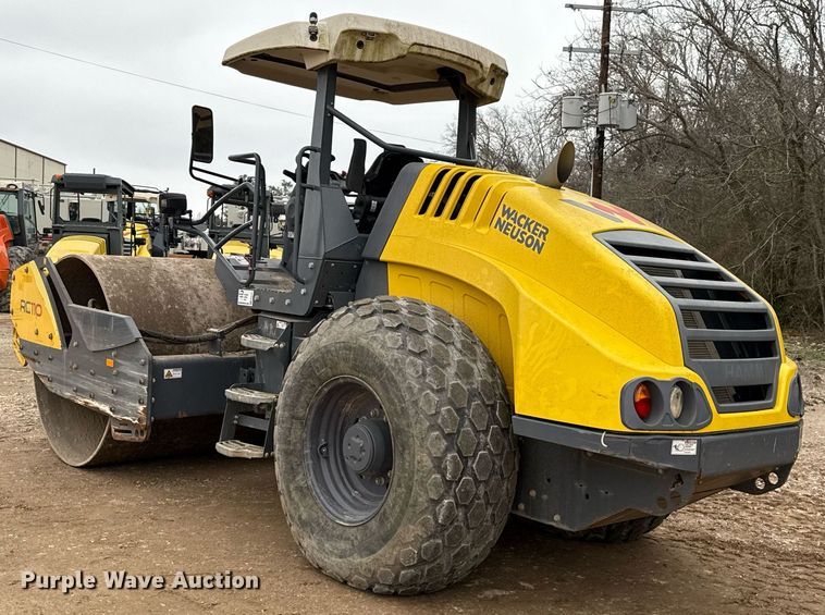 image for item ED5491 2020 Wacker Neuson RC110 single drum vibratory roller