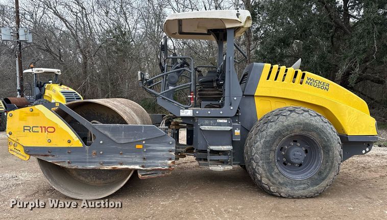 image for item ED5491 2020 Wacker Neuson RC110 single drum vibratory roller