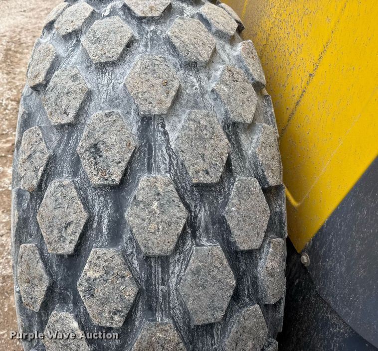 image for item ED5491 2020 Wacker Neuson RC110 single drum vibratory roller