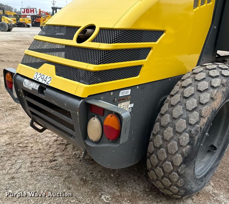 image for item ED5492 2019 Wacker Neuson RC50 single drum vibratory roller