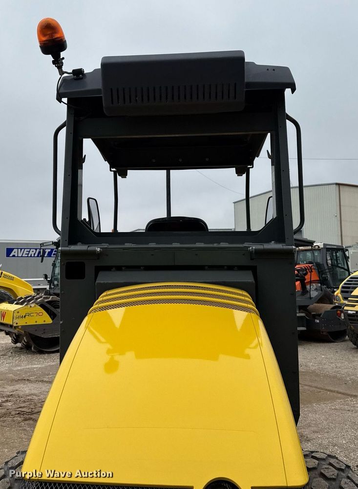image for item ED5492 2019 Wacker Neuson RC50 single drum vibratory roller