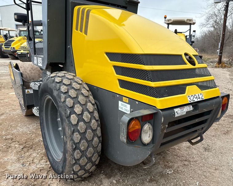 image for item ED5492 2019 Wacker Neuson RC50 single drum vibratory roller