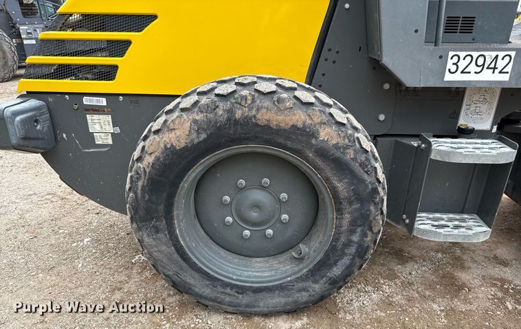 image for item ED5492 2019 Wacker Neuson RC50 single drum vibratory roller