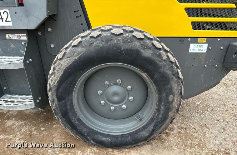 image for item ED5492 2019 Wacker Neuson RC50 single drum vibratory roller