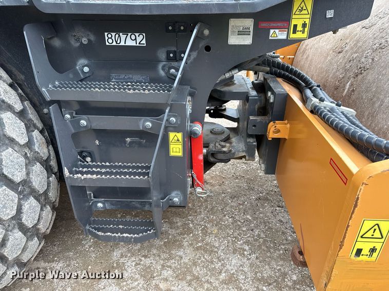 image for item ED5495 2019 Case SV212D single drum vibratory roller