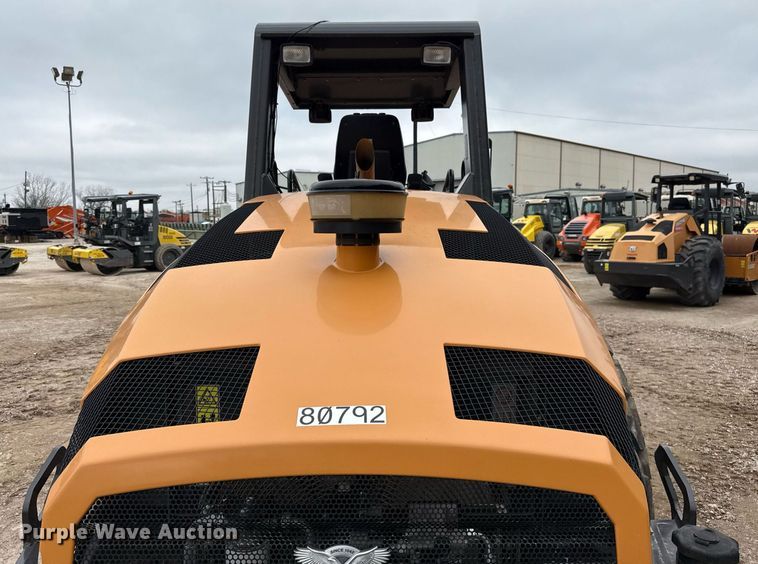 image for item ED5495 2019 Case SV212D single drum vibratory roller