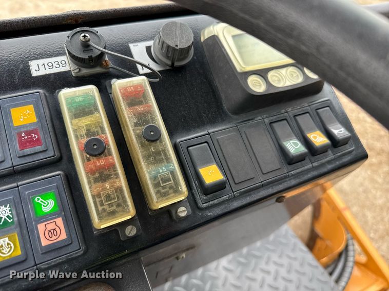 image for item ED5495 2019 Case SV212D single drum vibratory roller