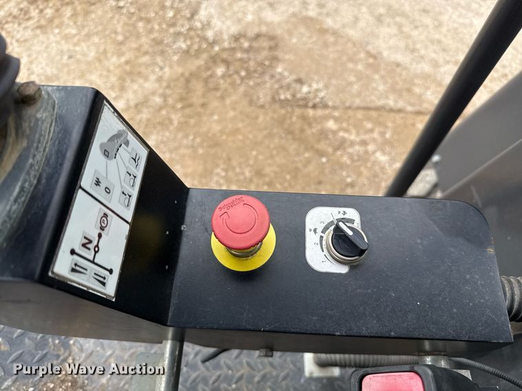 image for item ED5495 2019 Case SV212D single drum vibratory roller