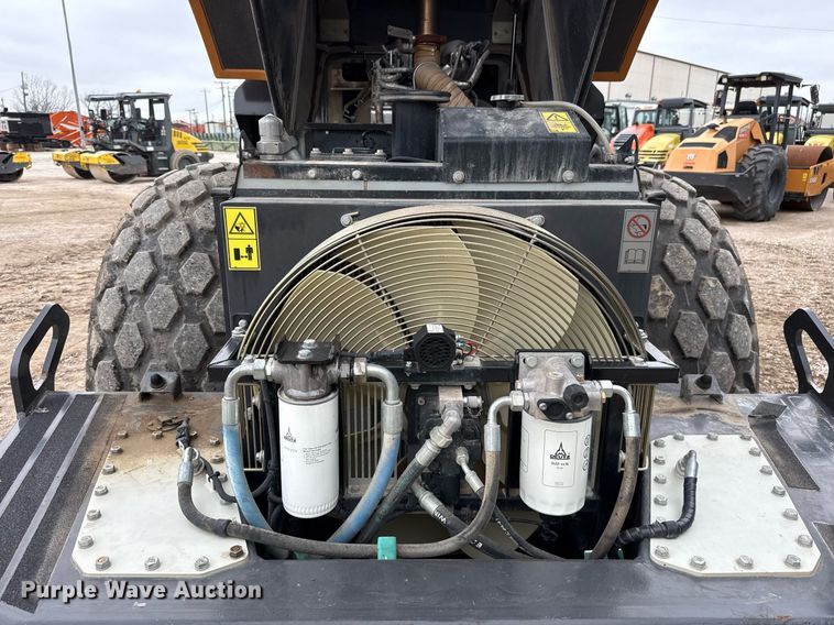 image for item ED5495 2019 Case SV212D single drum vibratory roller