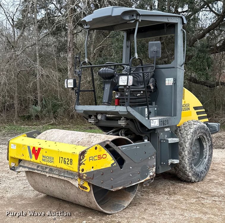 image for item ED5498 2018 Wacker Neuson RC50 single drum vibratory roller