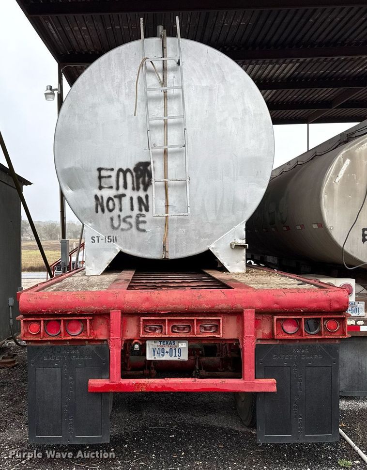 image for item ED5500 1965 Lufkin SPL Hi Tensile flatbed trailer with tank