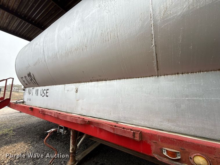 image for item ED5500 1965 Lufkin SPL Hi Tensile flatbed trailer with tank