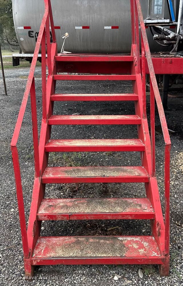 image for item ED5500 1965 Lufkin SPL Hi Tensile flatbed trailer with tank