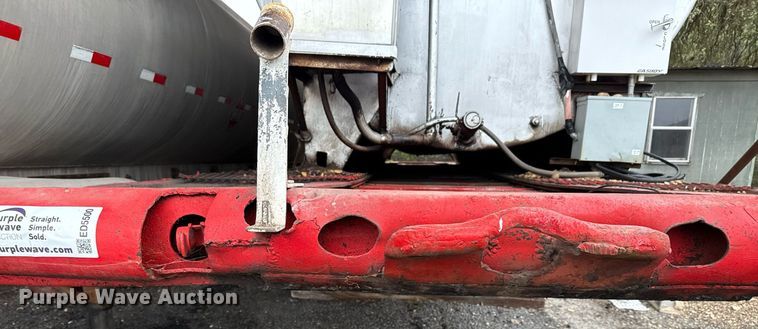 image for item ED5500 1965 Lufkin SPL Hi Tensile flatbed trailer with tank