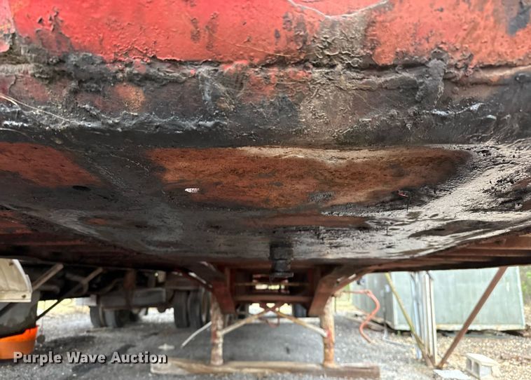 image for item ED5500 1965 Lufkin SPL Hi Tensile flatbed trailer with tank