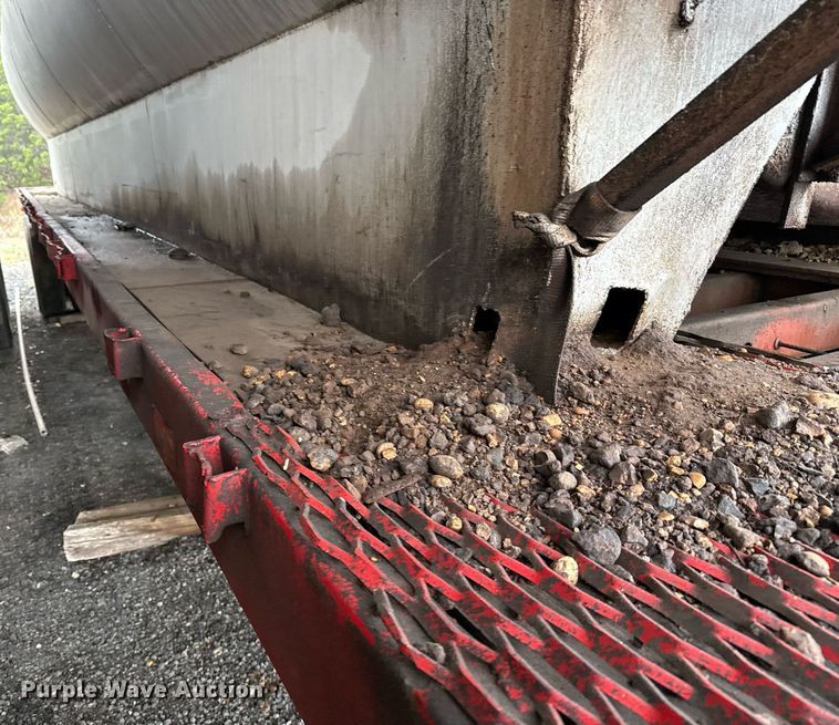 image for item ED5500 1965 Lufkin SPL Hi Tensile flatbed trailer with tank