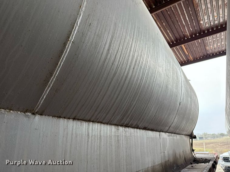 image for item ED5500 1965 Lufkin SPL Hi Tensile flatbed trailer with tank