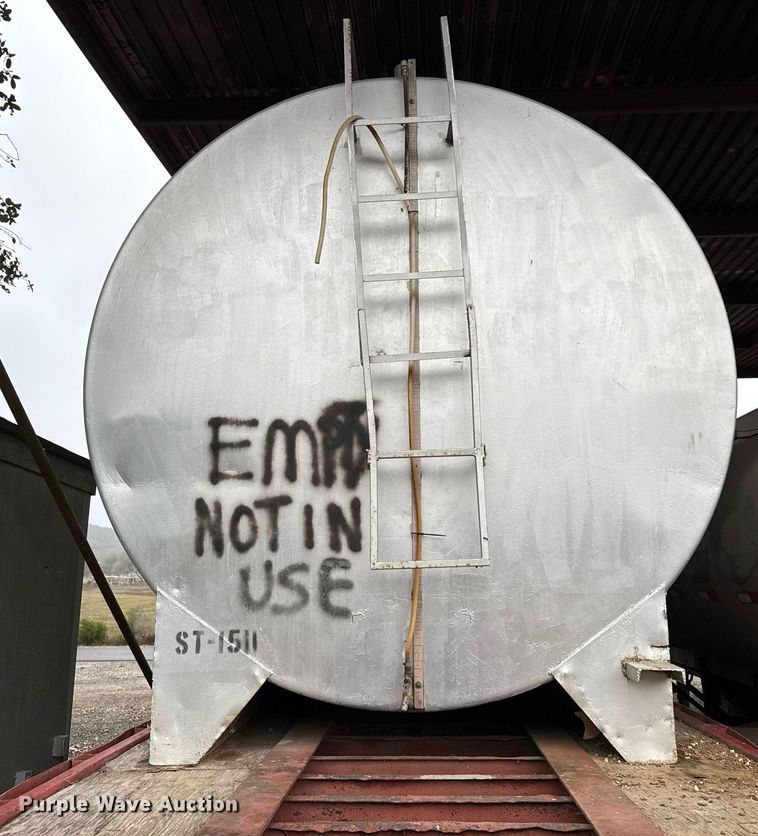 image for item ED5500 1965 Lufkin SPL Hi Tensile flatbed trailer with tank