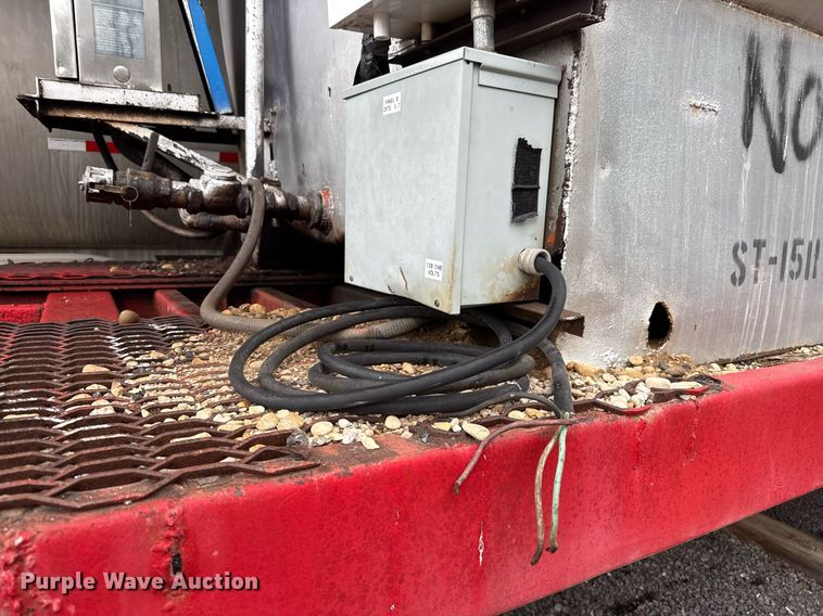 image for item ED5500 1965 Lufkin SPL Hi Tensile flatbed trailer with tank