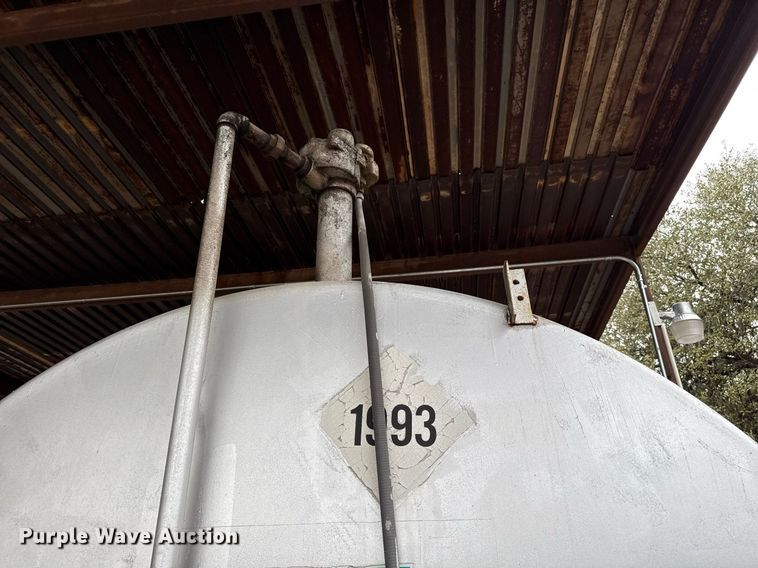 image for item ED5500 1965 Lufkin SPL Hi Tensile flatbed trailer with tank